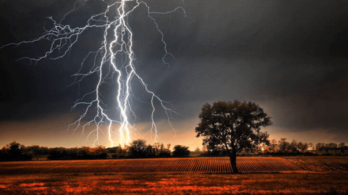 ঢাকাসহ দেশের চার অঞ্চলে ৬০ কিমি বেগে ঝড়সহ বজ্রবৃষ্টির আভাস